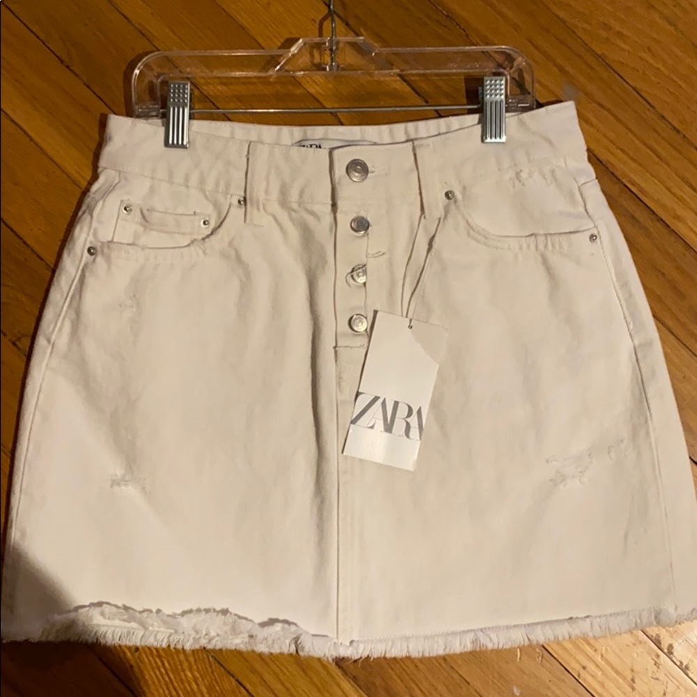 White denim skirt